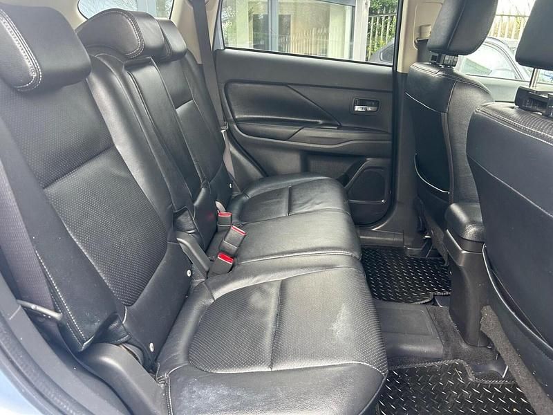 Used Mitsubishi Outlander P-HEV 2014 Silver SUV