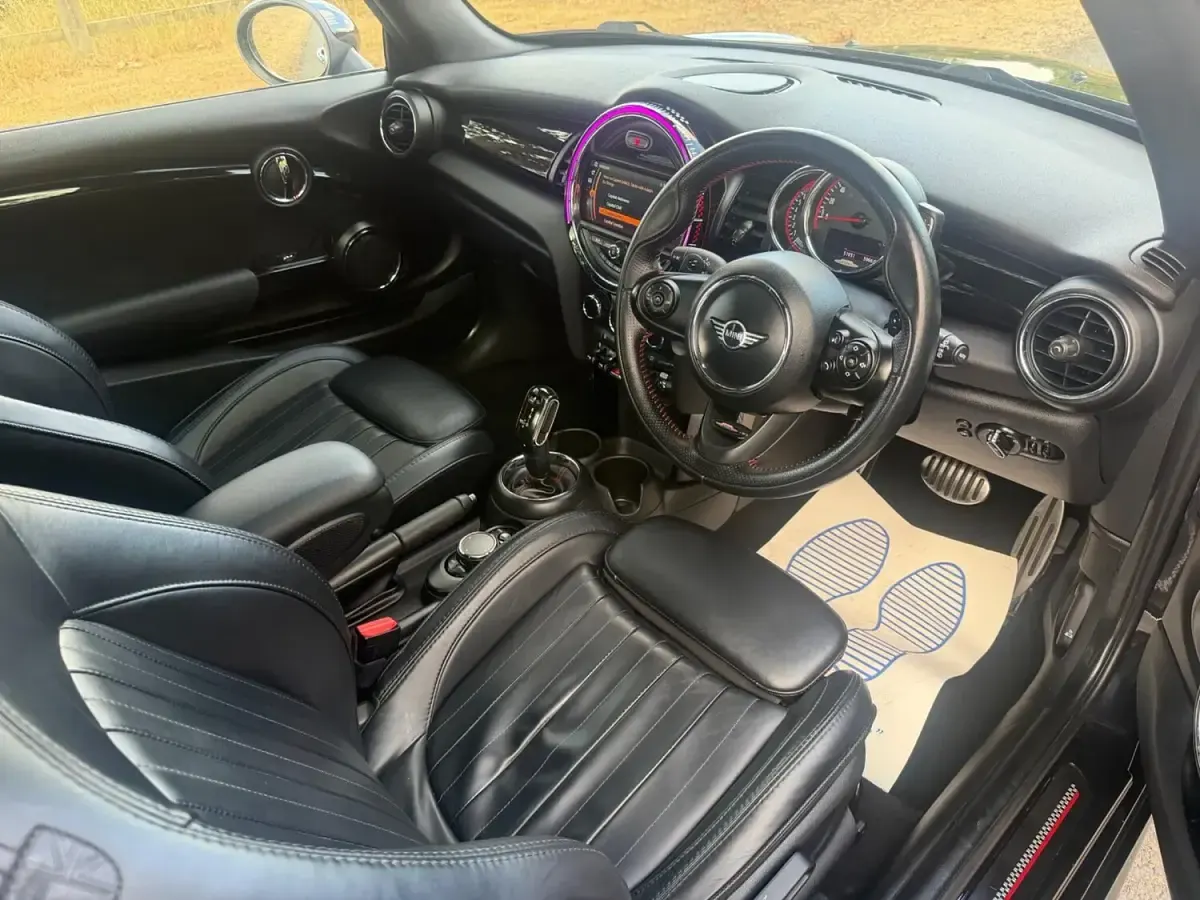 Used Mini John Cooper Works Hatch 227 HP (166 kW) 2018 Black Hatchback