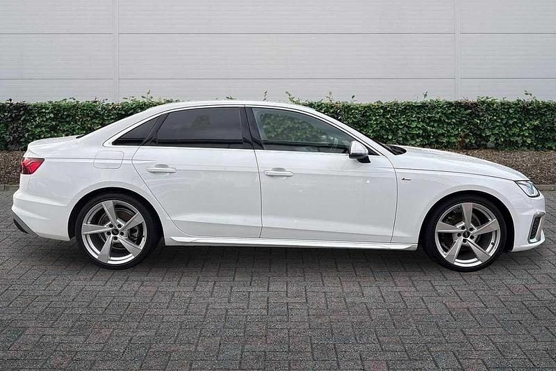 Used Audi A4 S-Line 148 HP (108 kW) 2023 White Sedan