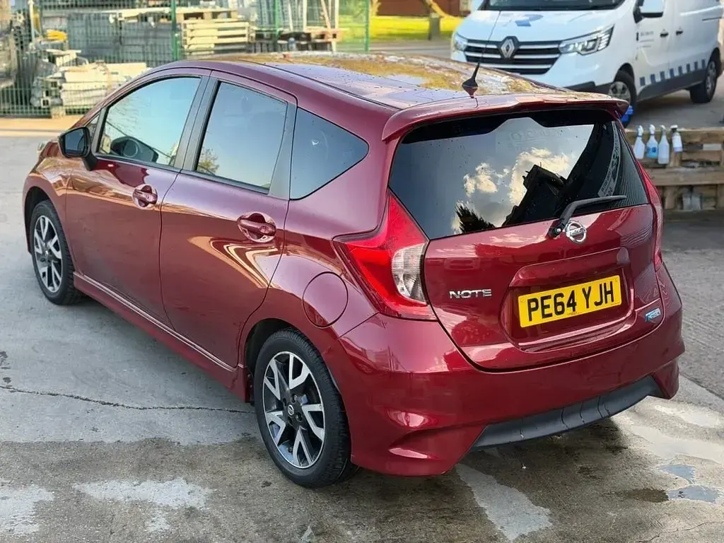 Begagnad Nissan Note S 98 HK (72 kW) 2014 Röd Halvkombi