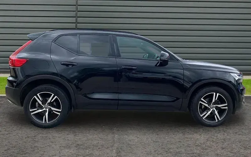 Usado Volvo XC40 R-Design 163 HP (119 kW) 2021 SUV