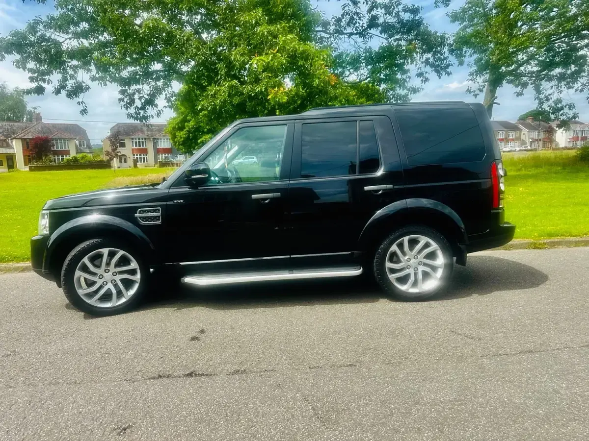 Used Land Rover Discovery SE 2015 Black SUV
