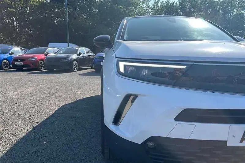 Used Vauxhall Mokka Elite 130 HP (95 kW) 2021 White SUV