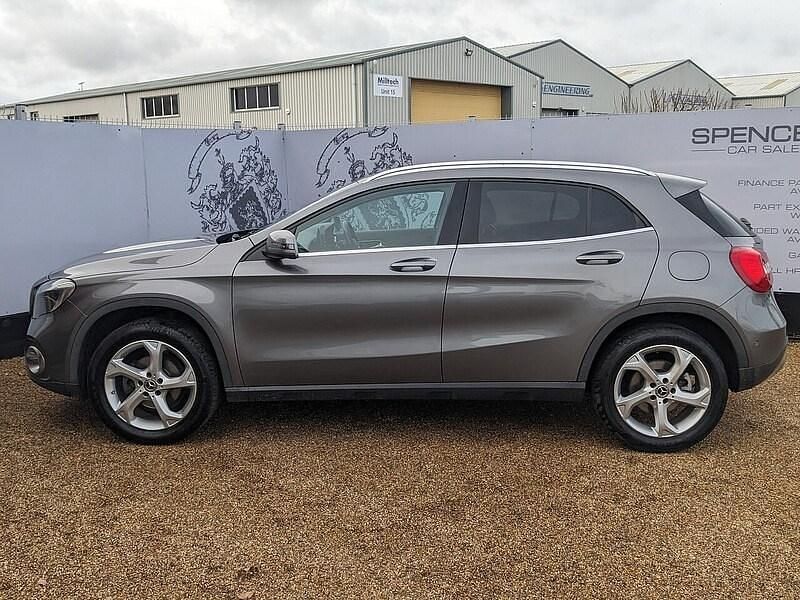 Used Mercedes GLA200 Executive 136 HP (100 kW) 2018 Grey SUV