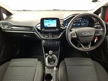 Used Ford Fiesta Zetec 100 HP (73 kW) 2018 Red Hatchback