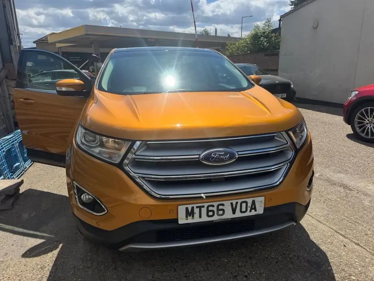 Used Ford Edge Titanium 210 HP (154 kW) 2016 Orange SUV
