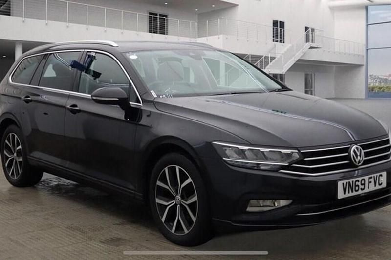 Black Used 2019 VW Passat SEL Estate | £12,995 (Fair price) - Image 1/1