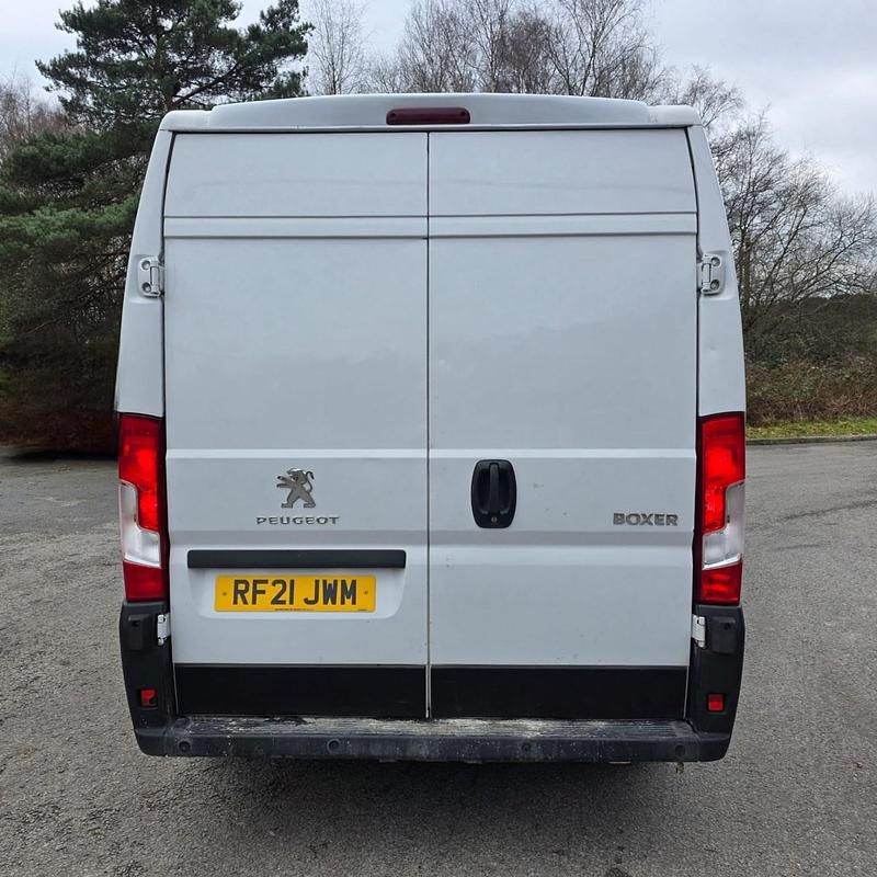 Used Peugeot Boxer 140 HP (102 kW) 2021 White Van