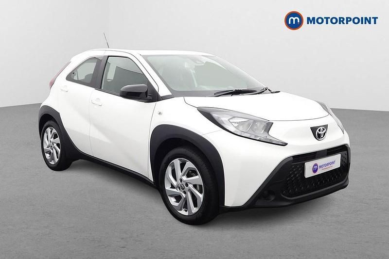 White Used 2025 Toyota Aygo PURE Hatchback | £13,599 (Fair price) - Image 1/4