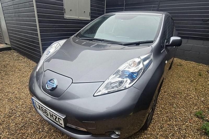 Used Nissan Leaf Tekna 30 kW (41 HP) 2016 Hatchback
