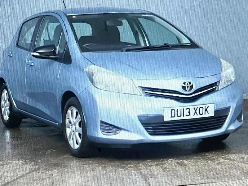 Used Toyota Yaris 2013 Blue Hatchback