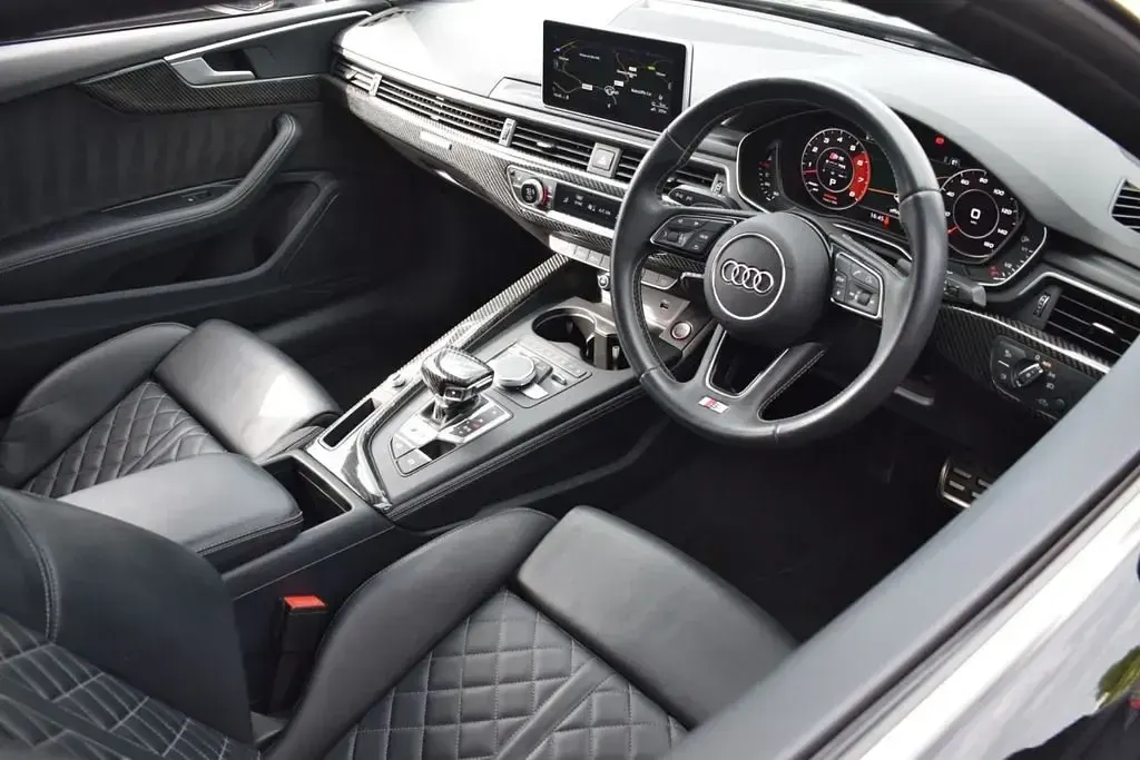 Usado Audi A5 Design 354 HP (260 kW) 2018 Preto Coupé