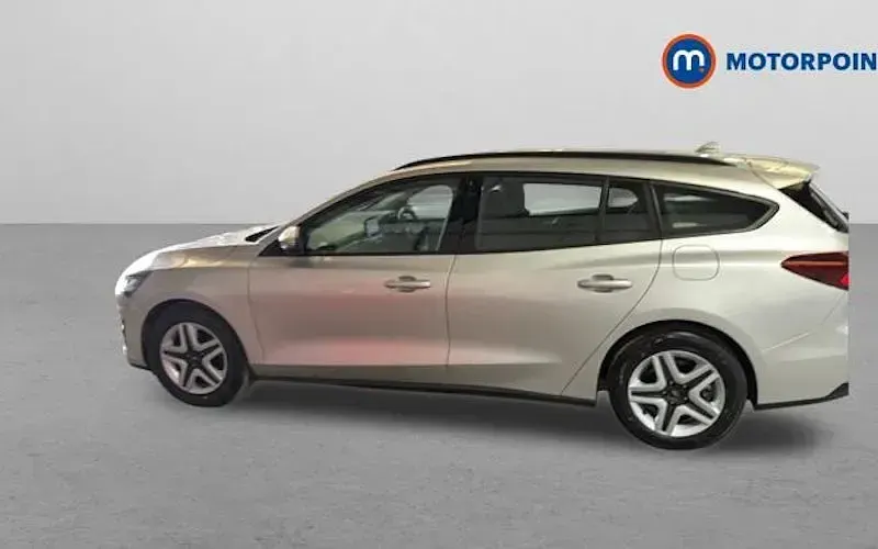 Używany Ford Focus Zetec 120 KM (88 kW) 2021 Srebrny Kombi
