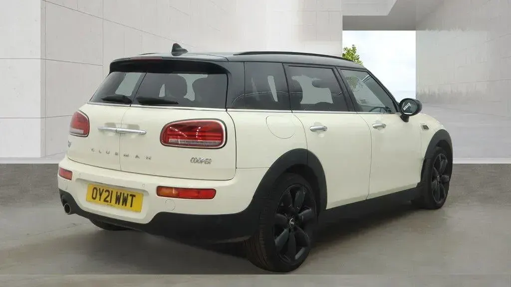 Used Mini Cooper Clubman Exclusive 2021 White Estate