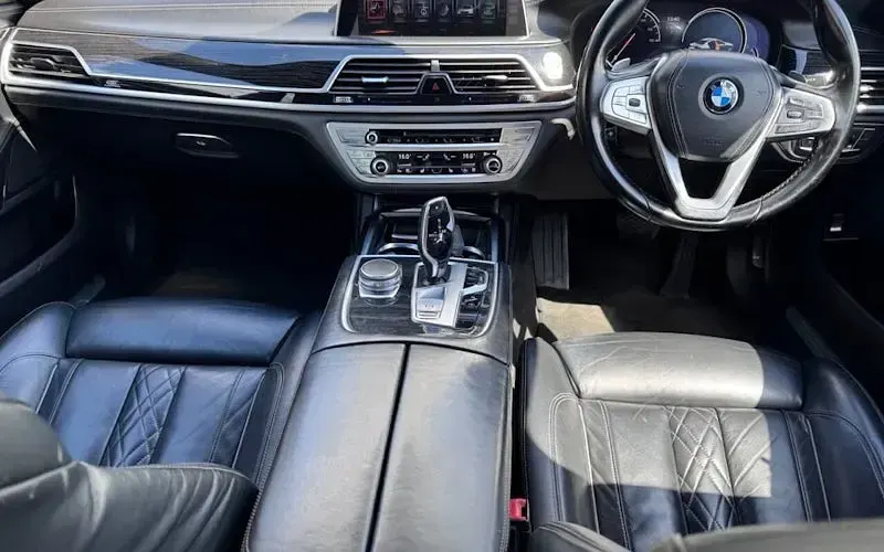 Used BMW 730 M Sport 265 HP (194 kW) 2016 White Sedan