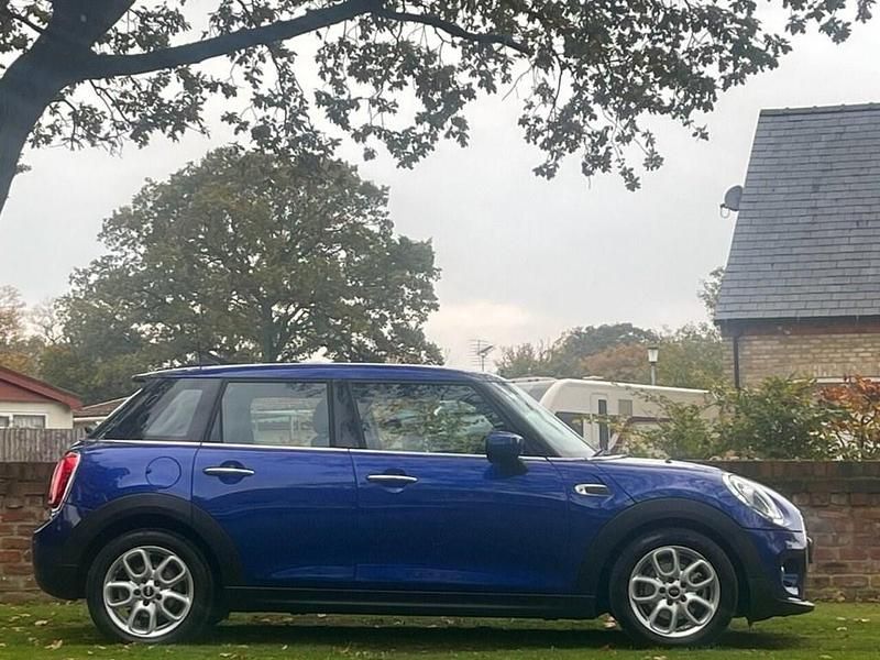 Used Mini Cooper Classic 136 HP (100 kW) 2020 Blue Hatchback