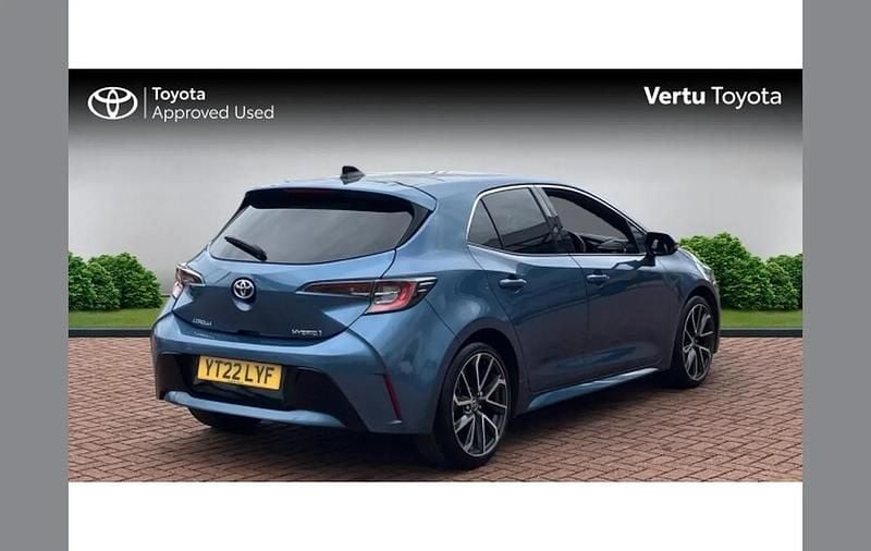 Used Toyota Corolla 122 HP (89 kW) 2022 Blue Hatchback