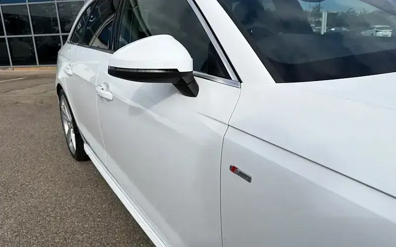 Used Audi A4 S-Line 150 HP (110 kW) 2023 White Estate