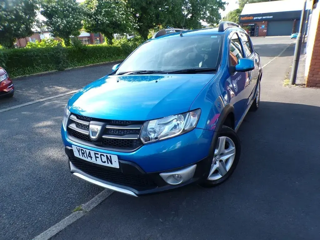 Used Dacia Sandero Lauréate 2014 Blue Hatchback