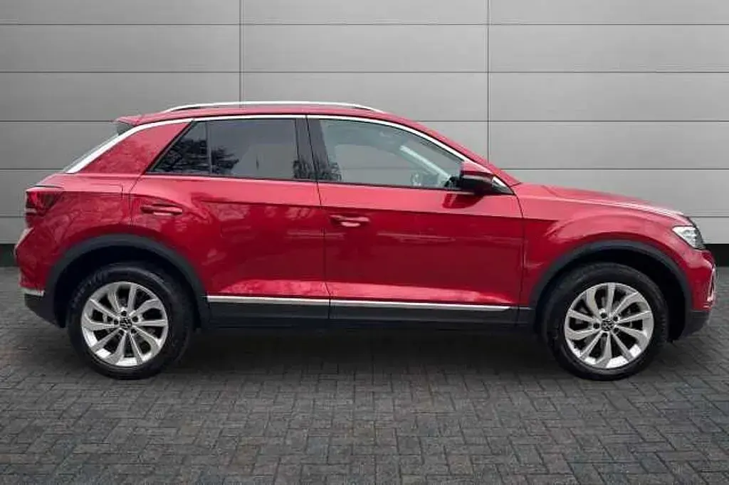 Used VW T-Roc Style 110 HP (80 kW) 2022 Kings red SUV