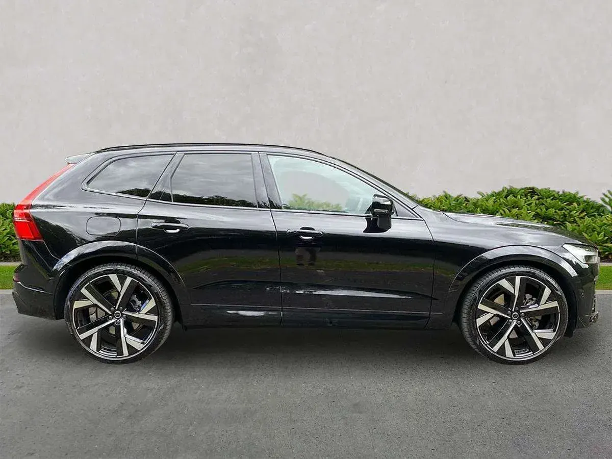 Used Volvo XC60 Ultra 401 HP (294 kW) 2026 Black SUV
