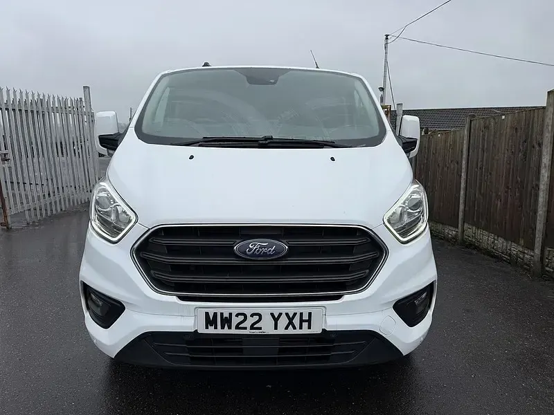 Used Ford Transit Custom Limited 130 HP (95 kW) 2022 White Van