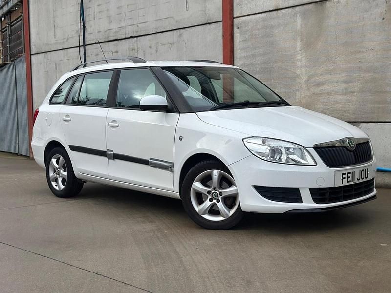 Used Skoda Fabia SE 2011 White Estate