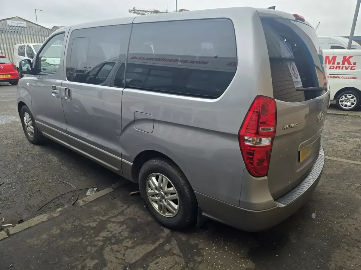 Usado Hyundai I800 SE 136 HP (100 kW) 2019 Prateado Monovolume