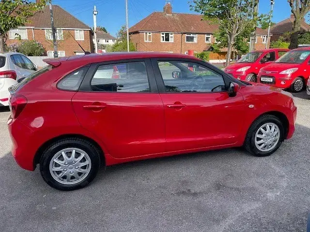 Usado Suzuki Baleno SZ3 90 CV (66 kW) 2019 Rojo Utilitario