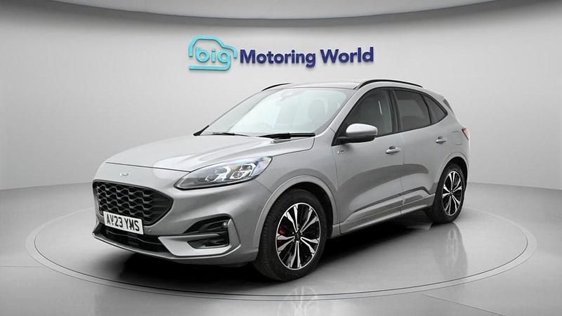 Used Ford Kuga ST-Line X 190 HP (139 kW) 2023 Silver SUV