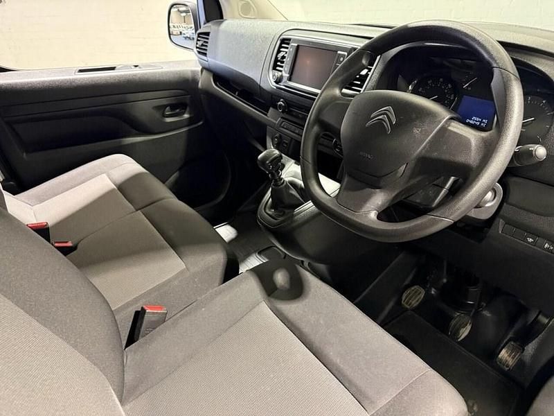 Używany Citroën Dispatch 2023 Biały Minivan