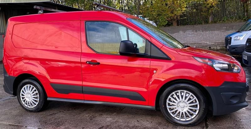 Used Ford Transit Connect 75 HP (55 kW) 2016 Red MPV