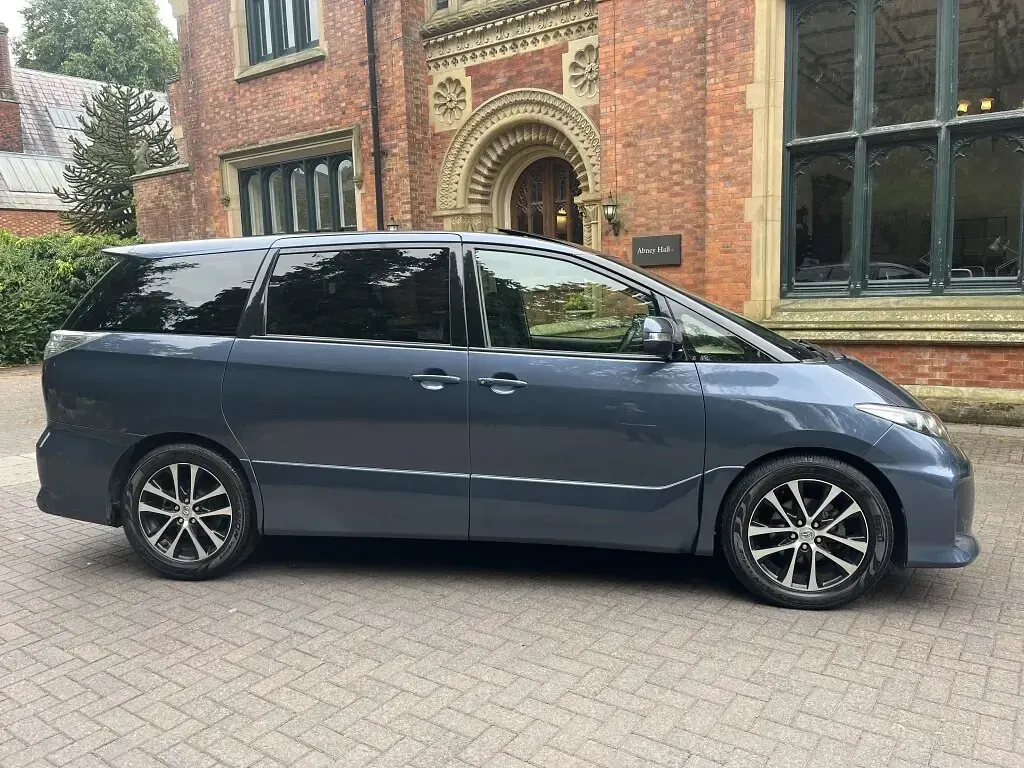 Used Toyota Estima 2016 Blue MPV