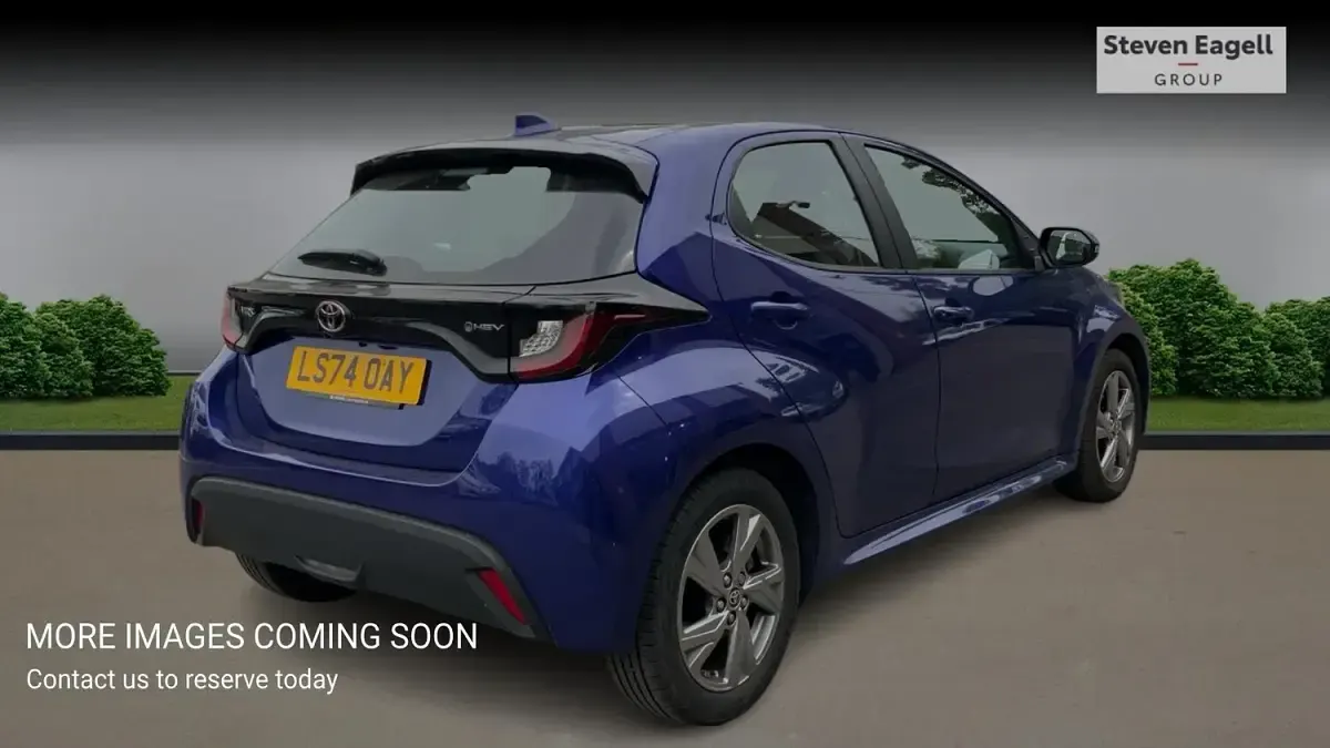 Used Toyota Yaris Hybrid 2024 Blue Hatchback