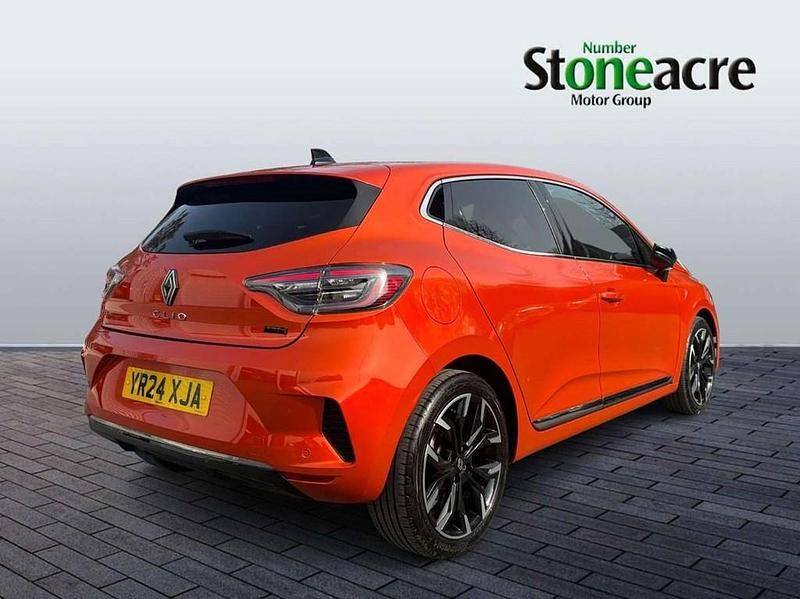 Used Renault Clio V Techno 140 HP (102 kW) 2024 Orange Hatchback