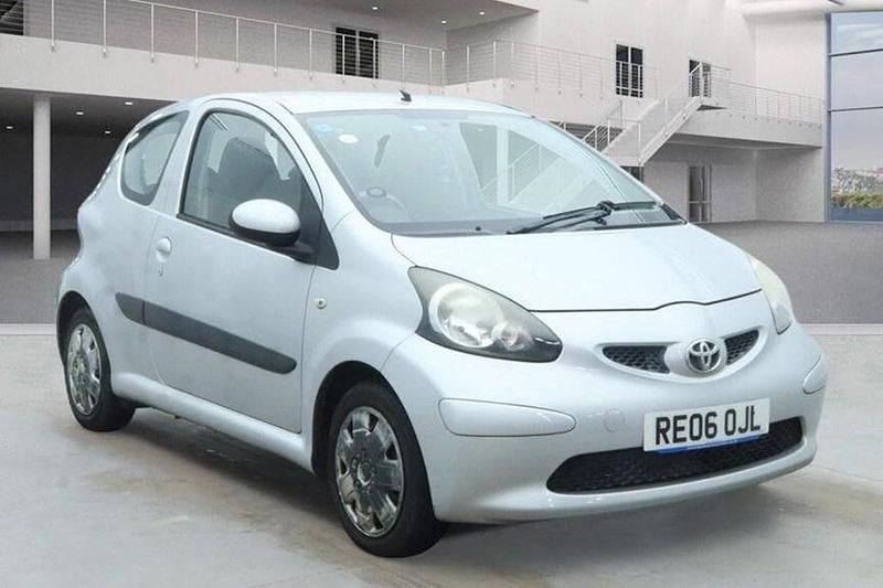 Silver Used 2006 Toyota Aygo Hatchback | £2,699 (Fair price) - Image 1/1