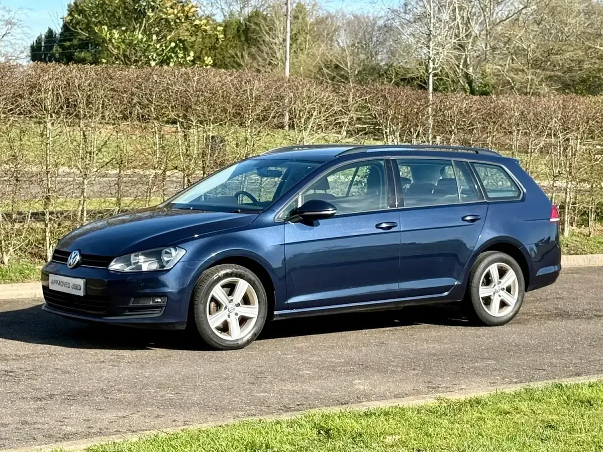 Used VW Golf VII Edition 110 HP (80 kW) 2016 Blue Estate