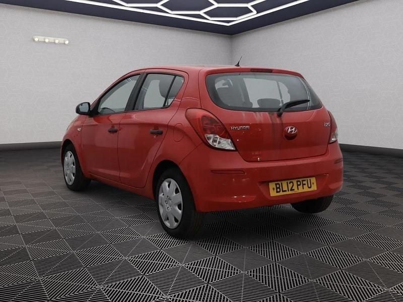 Used Hyundai i20 Classic 2012 Red Hatchback