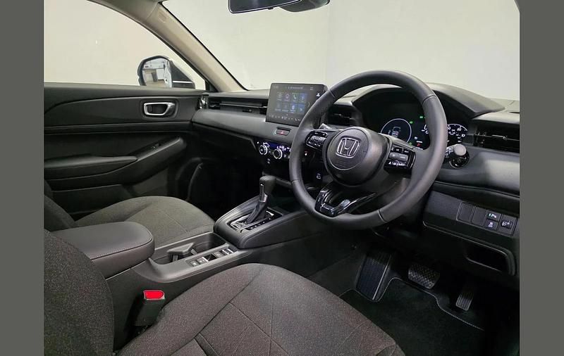 New Honda HR-V Elegance 128 HP (94 kW) 2025 White SUV