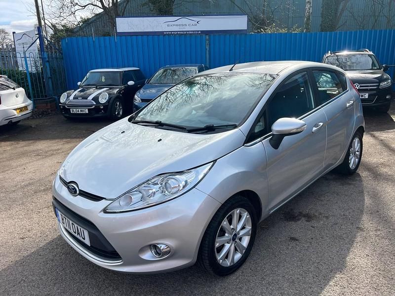 Used Ford Fiesta Zetec 2011 Silver Hatchback