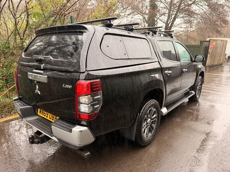 Used Mitsubishi L200 Warrior 150 HP (110 kW) 2019 Black Pickup