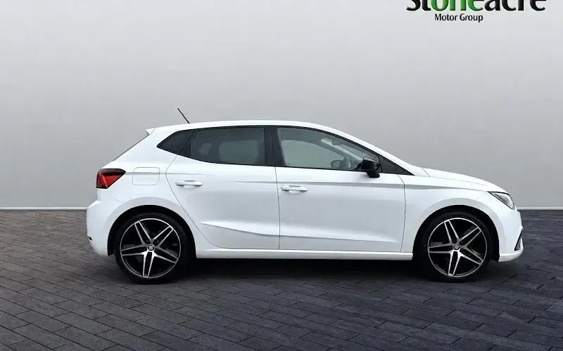Used Seat Ibiza FR Sport 80 HP (58 kW) 2021 White Hatchback