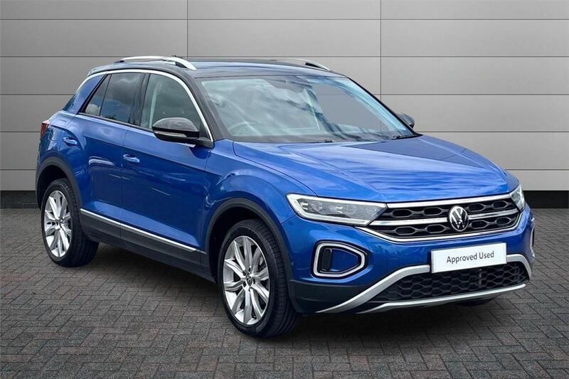 Blue Used 2022 VW T-Roc Style SUV | £19,990 (Fair price) - Image 1/4