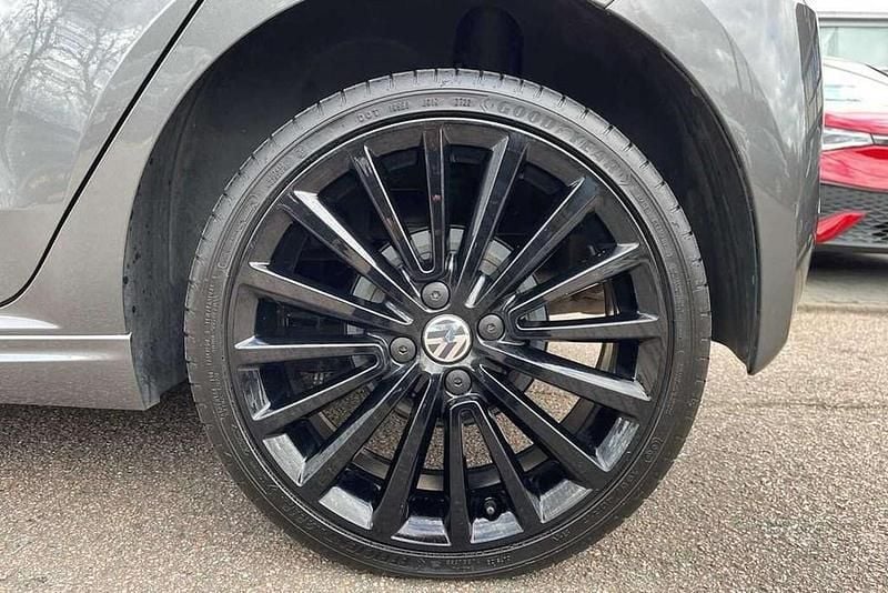 Used VW up! R-line 65 HP (47 kW) 2023 Grey Hatchback