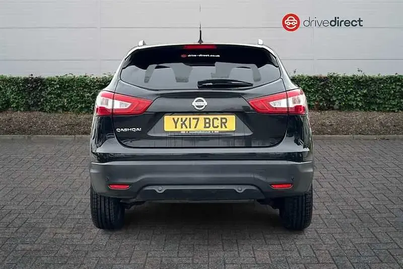 Used Nissan Qashqai N-Vision 110 HP (80 kW) 2017 Black SUV