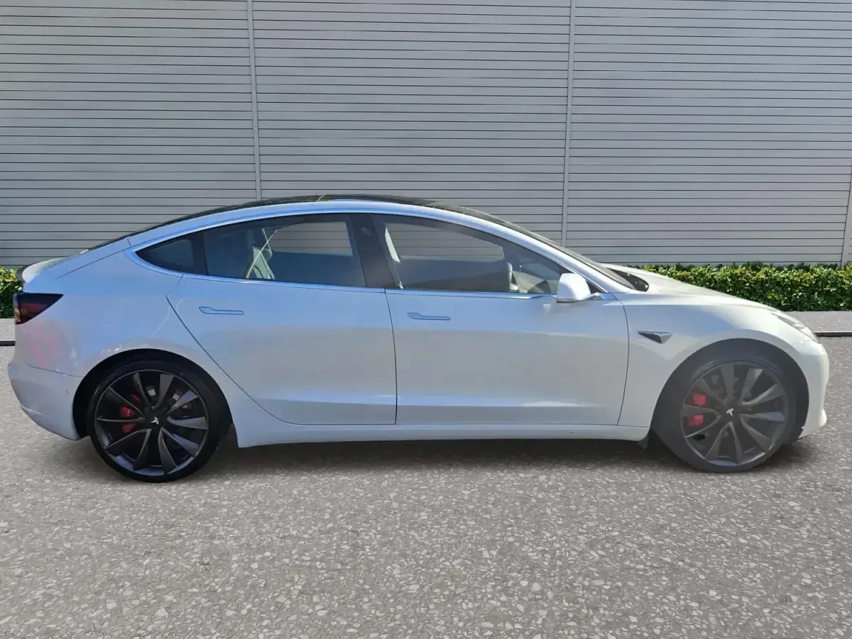 Used Tesla Model 3 Performance 330 kW (449 HP) 2020 White Sedan