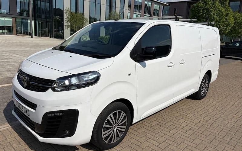 Second-hand Vauxhall Vivaro 101 CP (74 kW) 2023 Monovolum