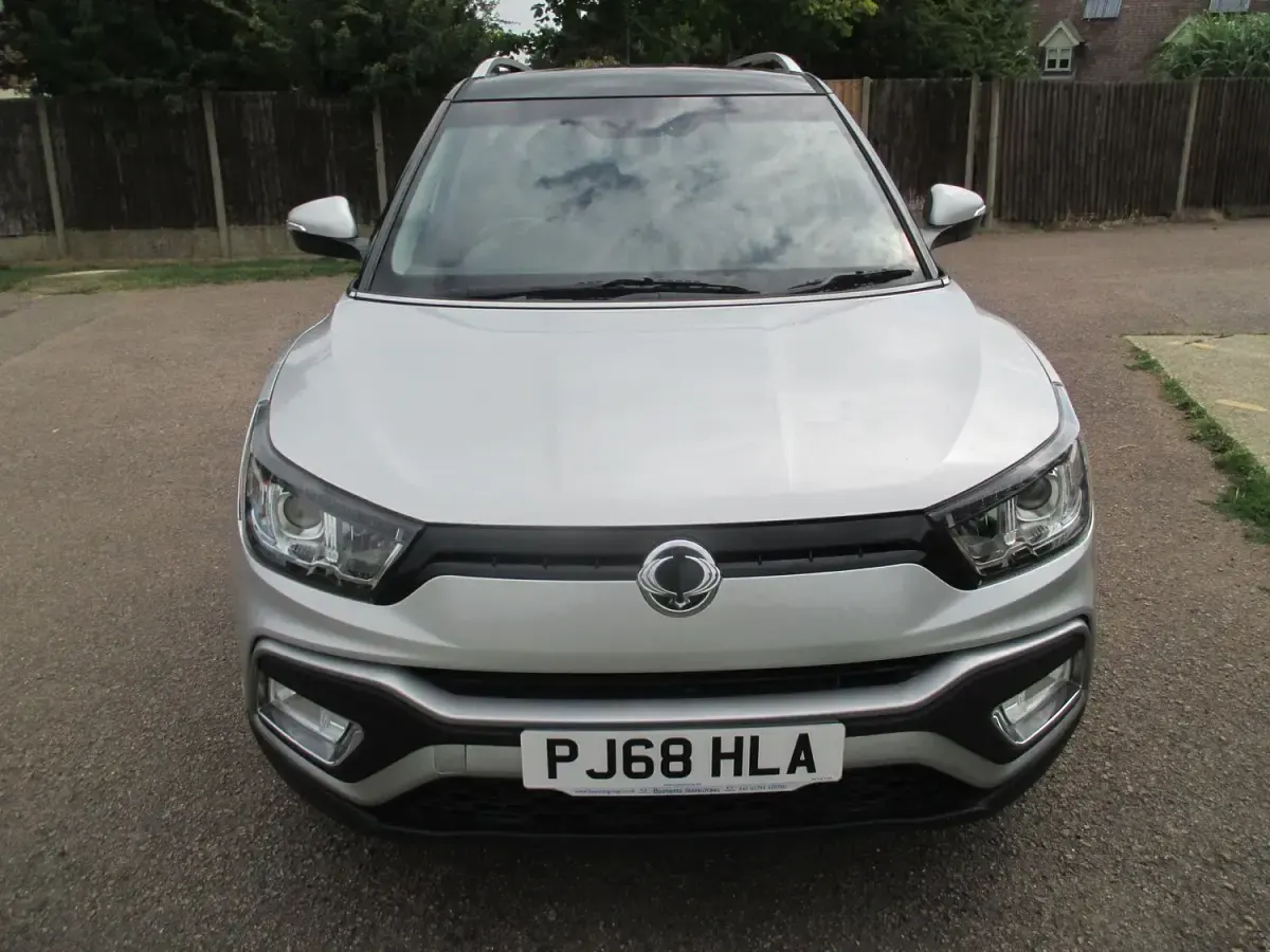 Used SsangYong Tivoli 115 HP (84 kW) 2018 Silver SUV