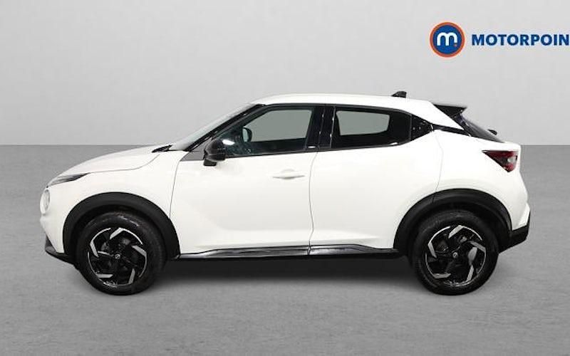 Used Nissan Juke N-Connecta 114 HP (83 kW) 2023 White SUV
