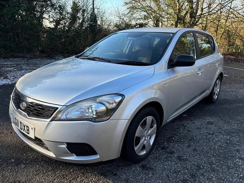 Silver Used 2011 Kia Ceed Hatchback | £1,500 (Fair price) - Image 1/1